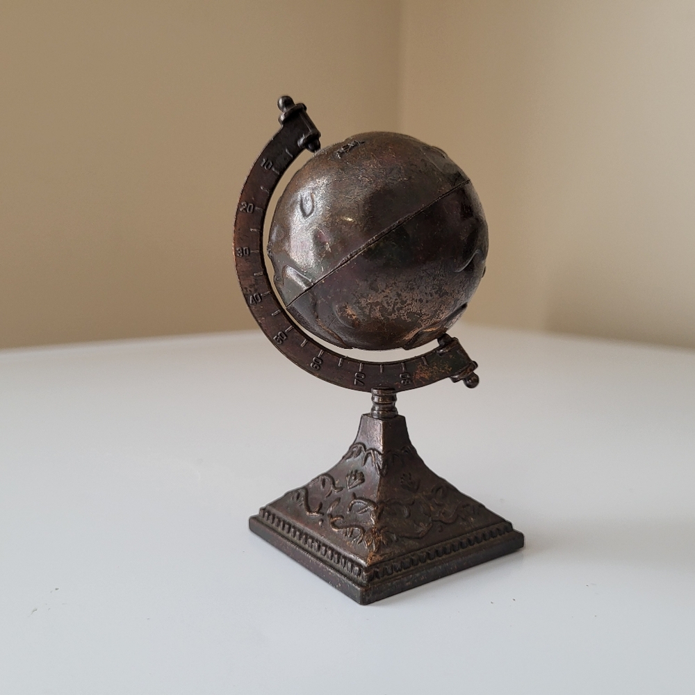 Vintage Hong Kong Die Cast Metal Miniature Globe Pencil Sharpener - Picture 3 of 16